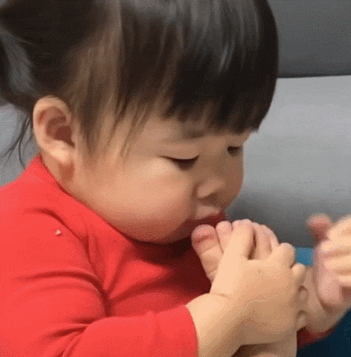 3岁萌娃凭借小肚子ins圈粉无数,怎么生出"同款肚子"的宝宝?