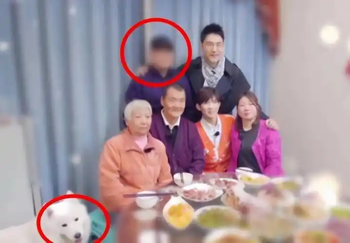 王源带爸妈录节目,源妈盛装出席源爸穿衣落魄,原因网友无法接受_爸爸