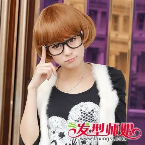 小脸女生蘑菇头发型 潮流时尚蘑菇头图片(2)