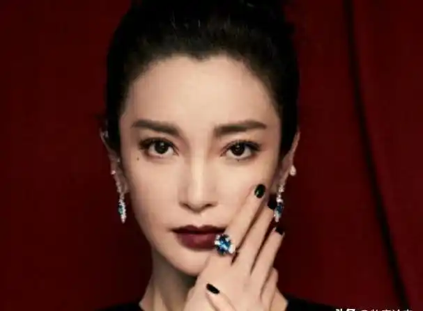 50岁李冰冰一生奉献娱乐圈十万月薪请洗菜保姆