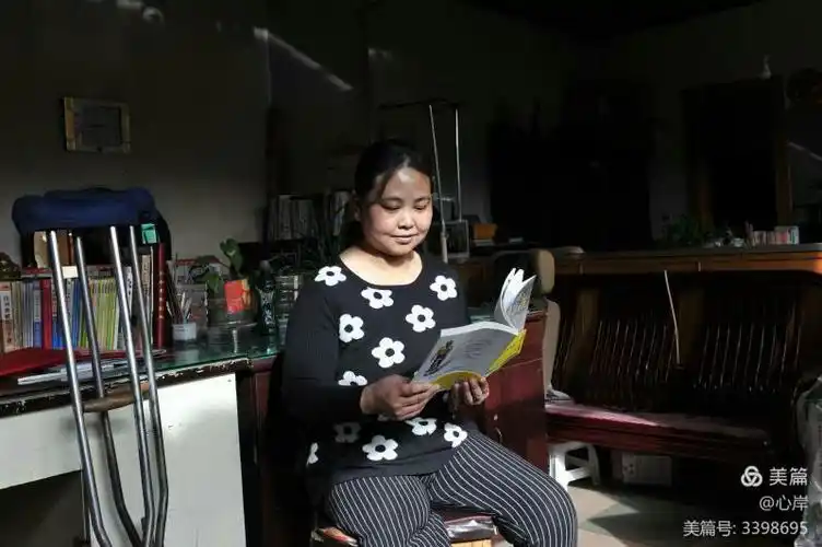 文水县政协委员梁瑛 拄着双拐追逐梦想