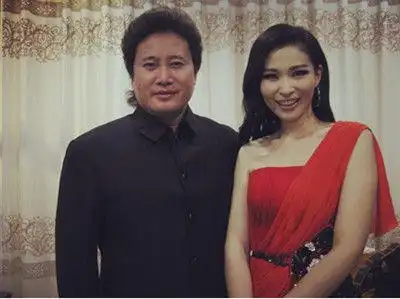 曹芙嘉戴玉强反串合作演唱黄梅戏(图)