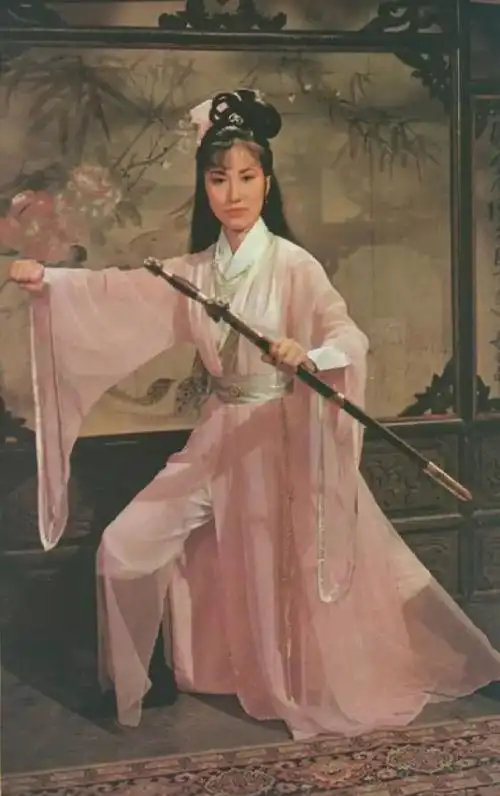 年轻时恋汪明荃,拍喜剧成洪金宝金牌搭档,今因病瘦脱相健康堪忧