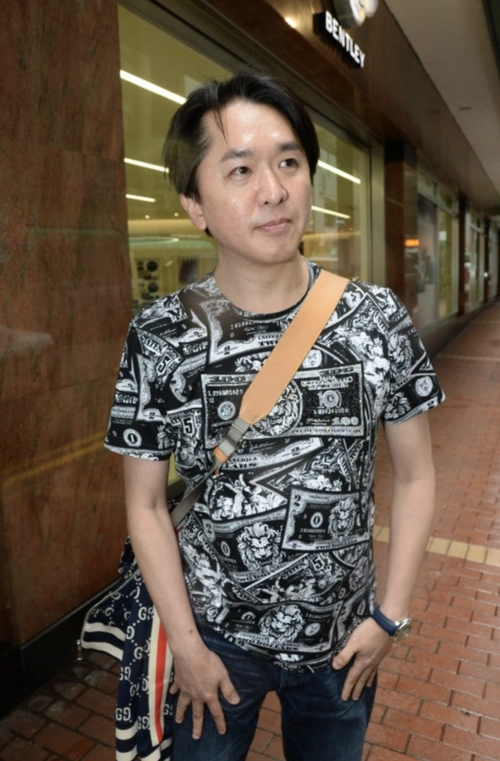 邓兆尊当选最讨喜富二代,为人亲和节俭,与仨女友和睦相处令人羡慕_生