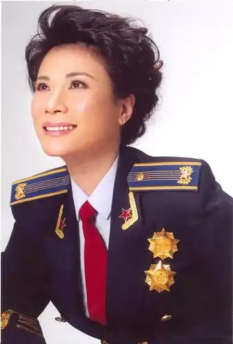 铁金,女高音歌唱家,原空军政治部文工团国家一级演员.