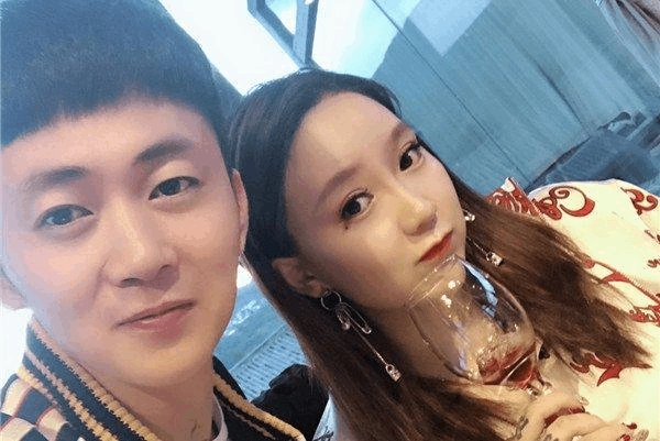 刘大美人真实身份曝光 听说乔四的侄女儿沦落到靠快手为生.doc