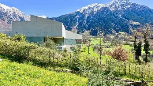 每日豪宅 | 瑞士山谷的经典现代设计别墅