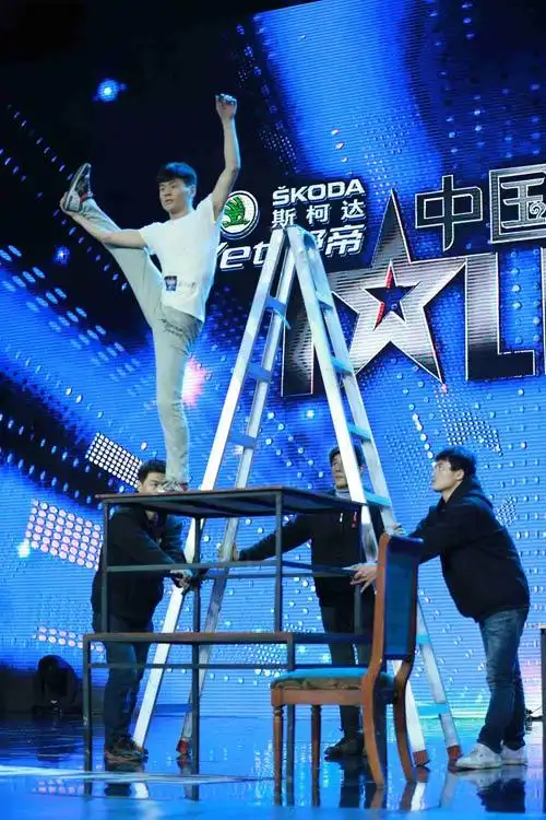 内地电视  搜狐娱乐讯 本周日(29日)21:05,东方卫视《中国达人秀》第