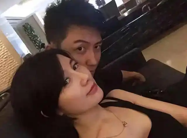 黄景瑜出轨风波升级,录音曝光引争议,前妻发文真锤只会锤没了