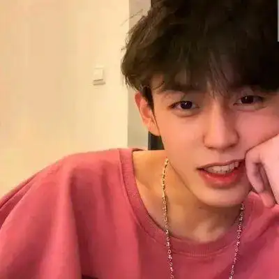 五官超精致帅哥头像高清图片暖男头像帅气阳光真人治愈系