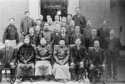 奉系军阀首领张作霖发迹医巫闾山脚下而且六位夫人中竟有三位是北镇人