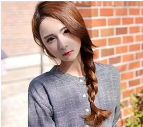 侧编发麻花辫的发型教程