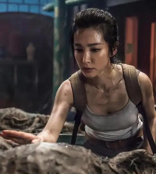 阿谀奉承,讨好大佬陪睡上位,"白莲花"李冰冰现形记