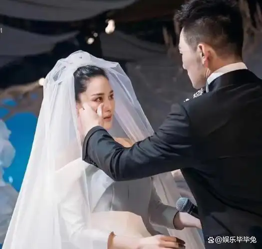 "岭南悍虎"何捷用了6年时间,证明了张馨予是最传统的女人