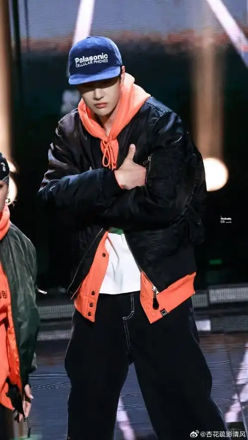 看出来了,你们一怕王一博进组,二怕王一博跳舞.