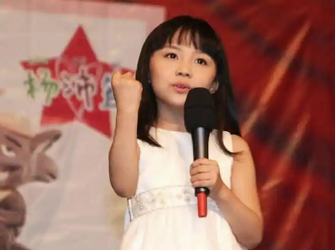 18岁奥运女孩杨沛宜近照已赴美留学