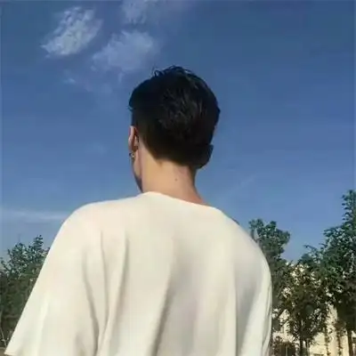 稳重暗色调成熟冷酷男生头像图片