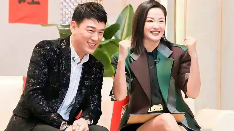 王耀庆谈与妻子的爱情故事直言从小就青梅竹马王耀庆谈家庭