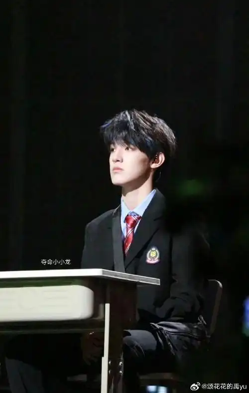 没办法,长得帅就是了不起@tf家族-张泽禹