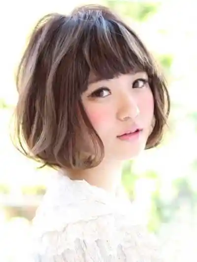 国字脸女生适合的发型,蓬松卷发最修颜