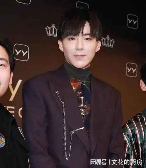 刘宇宁,,关晓彤,,古力娜扎,,张艺兴,,陈乔恩_范丞丞_成绩_家族