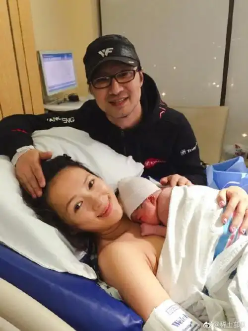 章子怡生产照首曝光刚生完这个状态也太好了吧