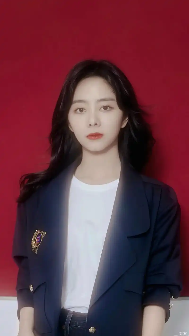谭松韵已经31岁了却还在演初中生 而你十几岁却像个80岁的大 - 抖音