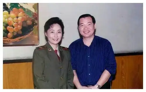 因《渴望》走红,今走上仕途是大校军衔|小字辈|庞敏|大校_新浪新闻