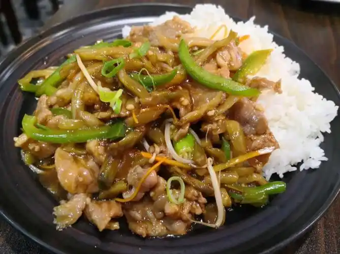 榨菜肉丝饭