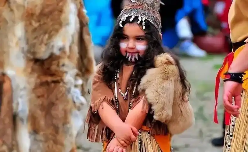 现实中的"女儿国",通过抢夺男人繁衍后代,让人望而生畏_部落_亚马逊