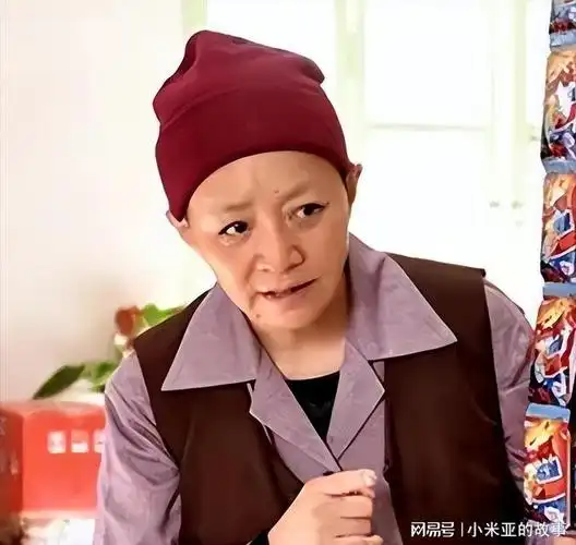 不要看如今的宋丹丹很潦草当年的她漂亮到倪萍都被比下去了