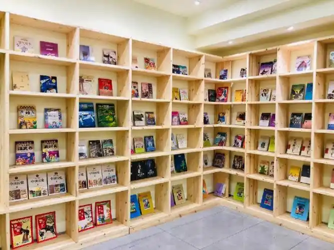 图书馆书架安装完成