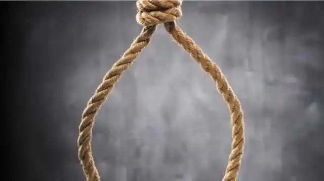 一家3口深夜吊死在屋内最小死者仅一岁半