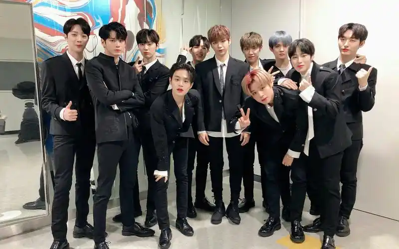 在奂,旼炫,成云,佑镇,珍映《risingsun》