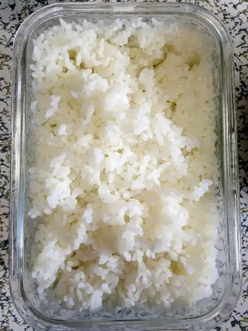 蒸了两人份的,20分钟,不夹生,很方便 赞 米,水,普通蒸锅,普通蒸锅的蒸