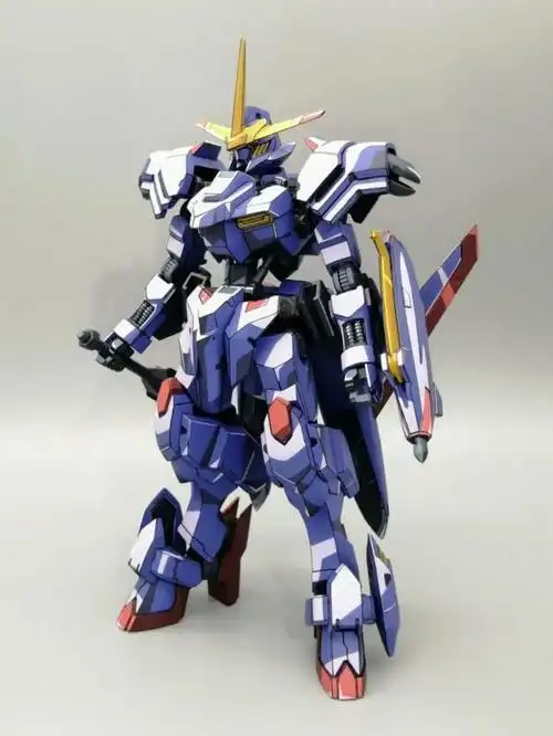 这台hg比例的铁血系列的高达端白星漫画涂装作品,樽純用了2个月才最终