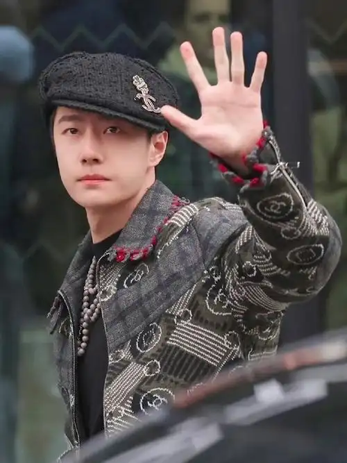 王一博工作室审美##王一博报童帽造型##王一博巴黎时装周