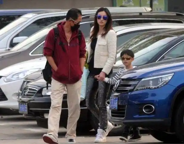 的成功,如今,凭借自己的努力,她已经成为了兰博基尼华东区的执行董事