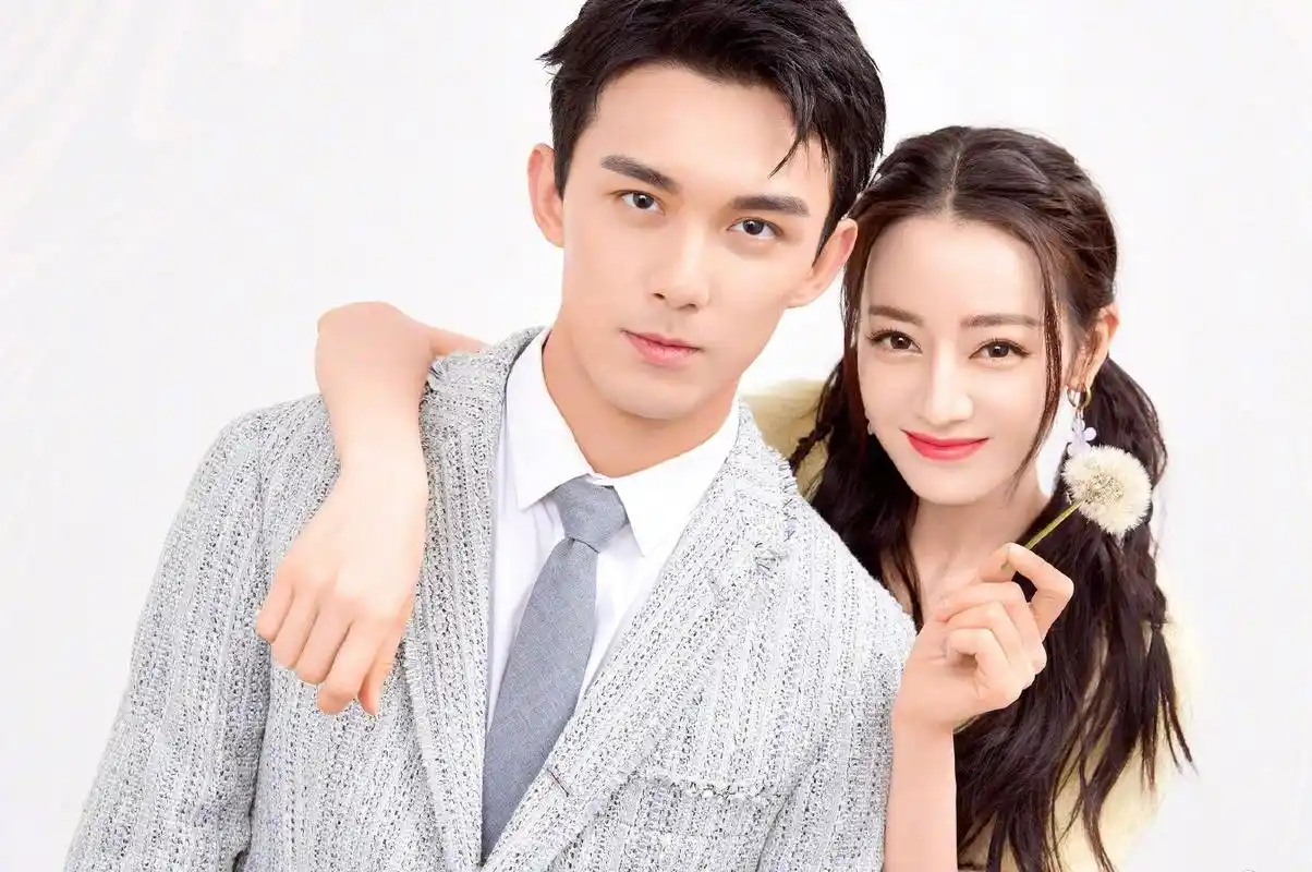 迪丽热巴新闻210513迪丽热巴吴磊双人大片公开歌隼超甜售后太好磕了