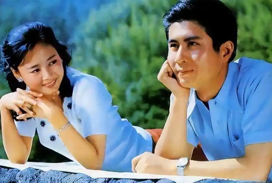 与妻子张瑜分居6年,离婚后又想复合的导演张建亚,现状怎样了?