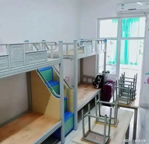 2022年学校寝室更换了新的木质床和铁皮柜图片图片每幢楼设置自动洗衣