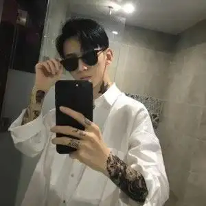 花臂墨镜黑社会男人_男生霸气头像图片_扣扣居