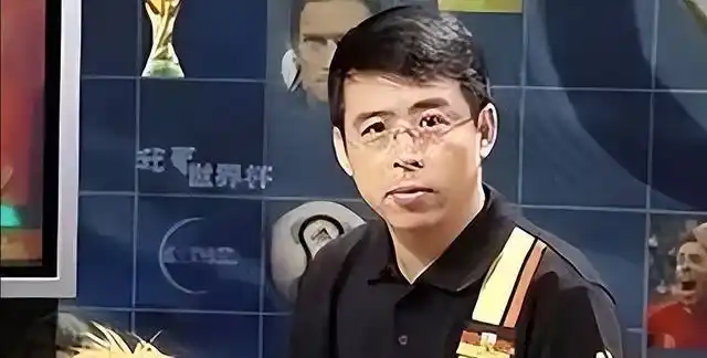 央视前主持人阿丘被封杀称中国应该向全世界道歉如今身败名裂