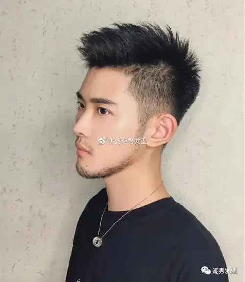 男生夏季换发型无论怎么剪两边铲的短发最受欢迎越剪越帅