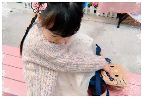 4岁秦米粒成功摘掉假小子标签五官精致可爱比洋娃娃还美