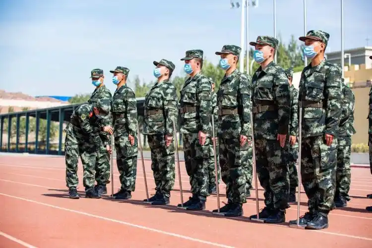 新兵看看你们的班长有哪些法宝