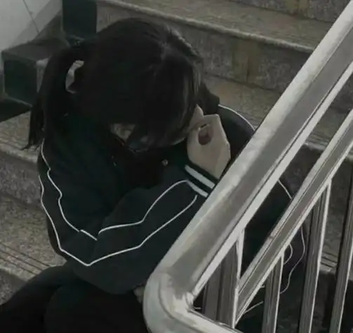 ins颓废丧女生头像