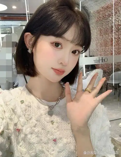 圆脸短发初夏剪起来