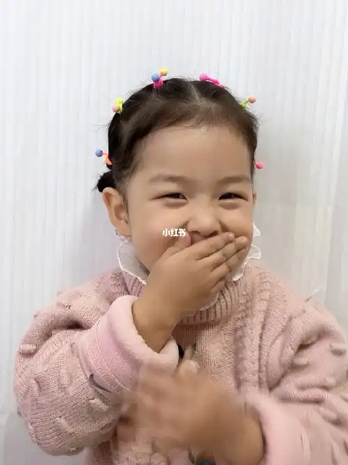 三岁幼儿园短发发型编发