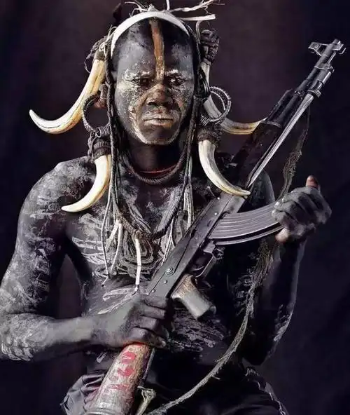 手持ak47威武雄壮.